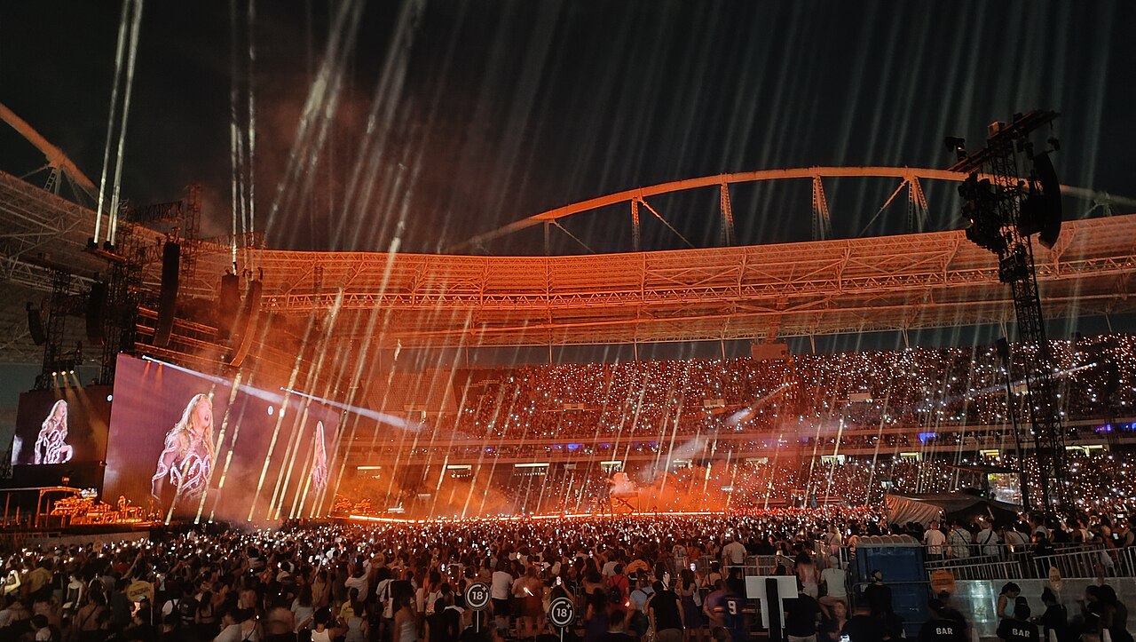 Estádio Olímpico Nilton Santos durante o show da cantora pop americana Taylor Swift. — Rio de Janeiro, November 17, 2023